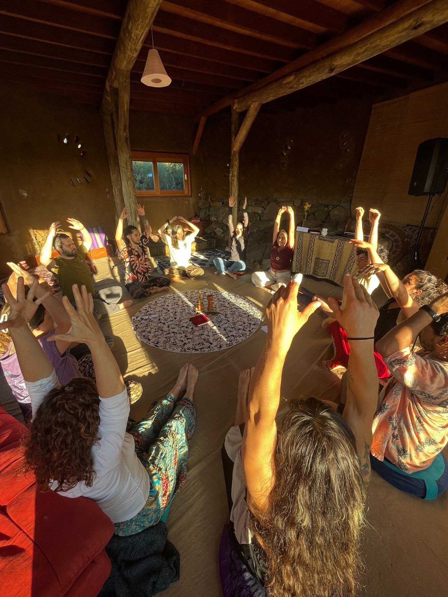 Juntas y entramadas.